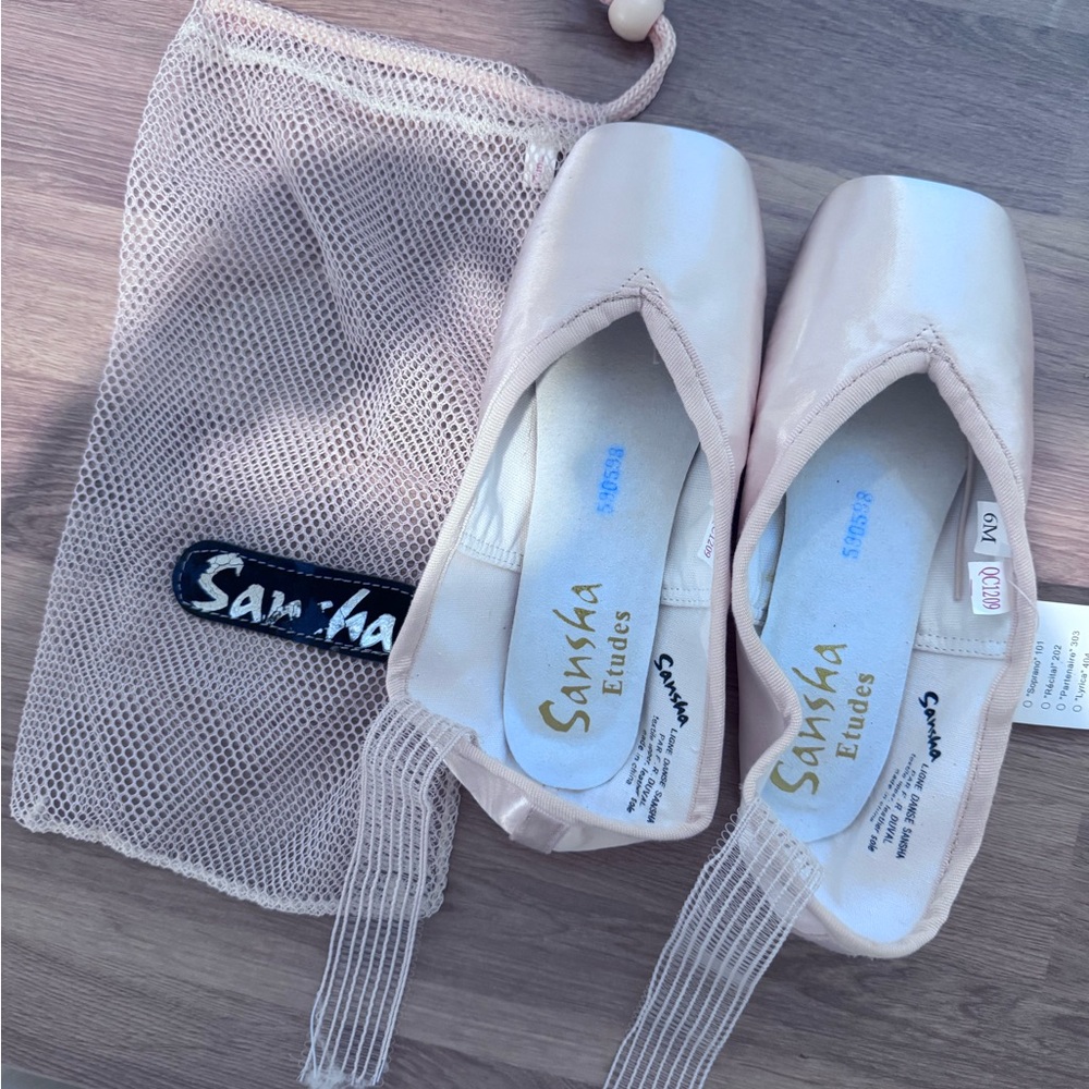 Women's Ballet Pointe Shoes - Cream